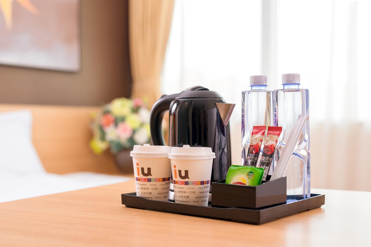 Iu Hotel Hezhou Bus Terminal Bagian luar foto
